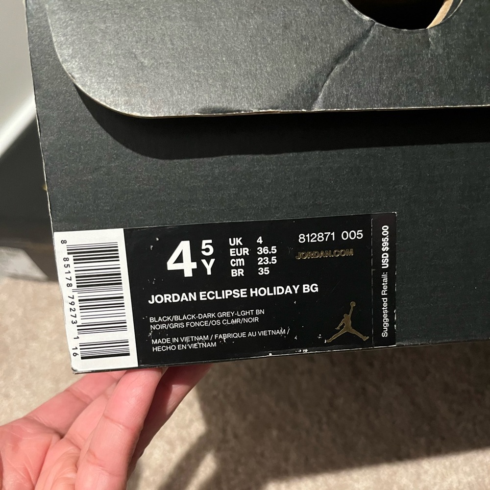 Used with box.. Air Jordan size 4.5